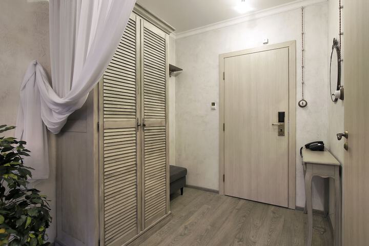 Room 5 of 32
