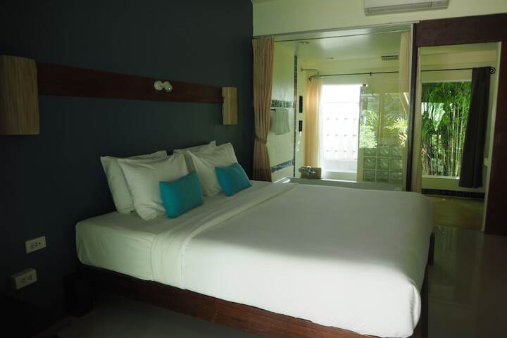 Room 33 of 69