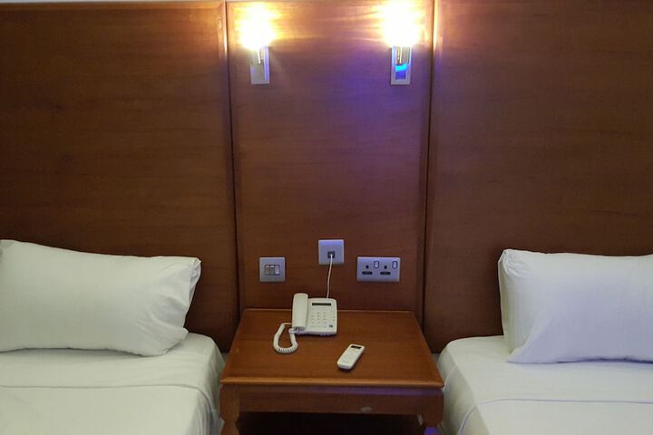 Room 8 of 47