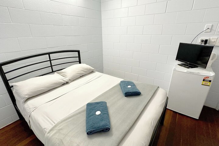 Room 9 of 20