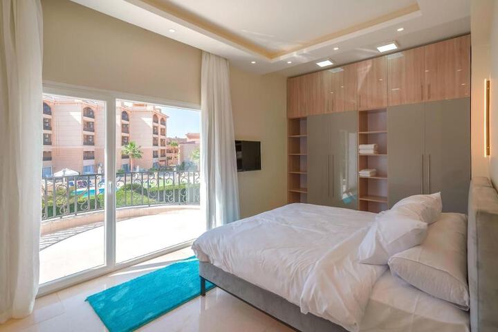 Room 2 of 34