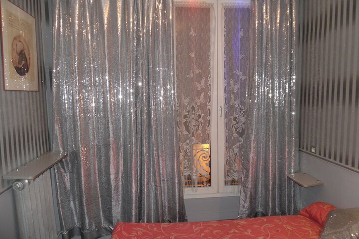 Room 6 of 27