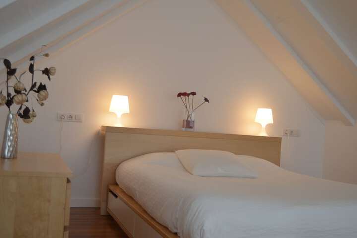 Room 4 of 104