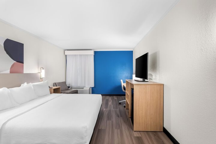 Room 13 of 43