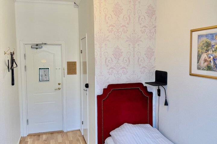 Room 88 of 212