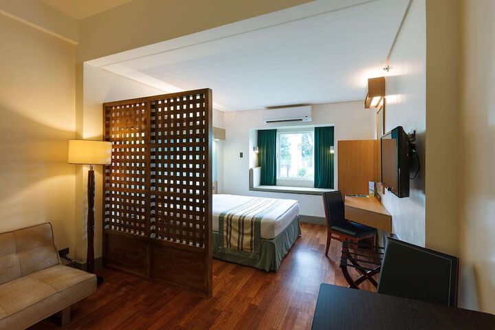 Room 7 of 24