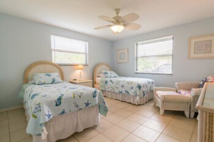 Room 25 of 29