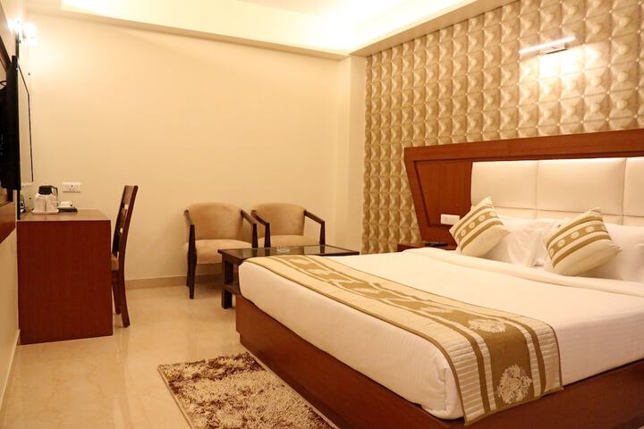 Room 3 of 46