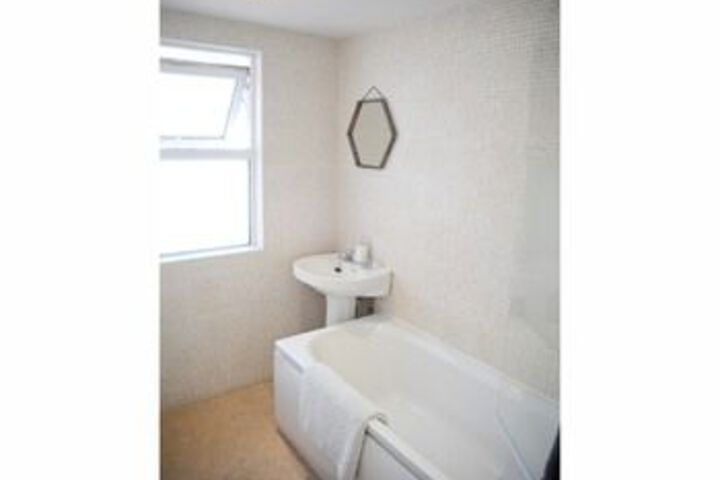 Room 3 of 25