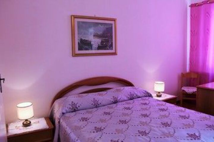 Room 8 of 20