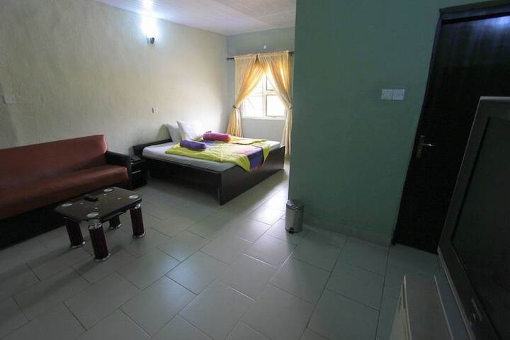 Room 5 of 23
