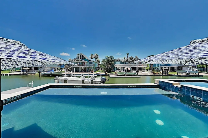 Pool 13 of 24