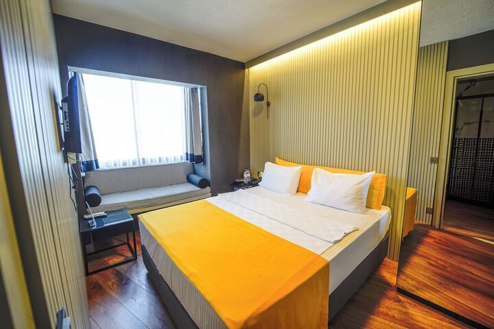 Room 10 of 39