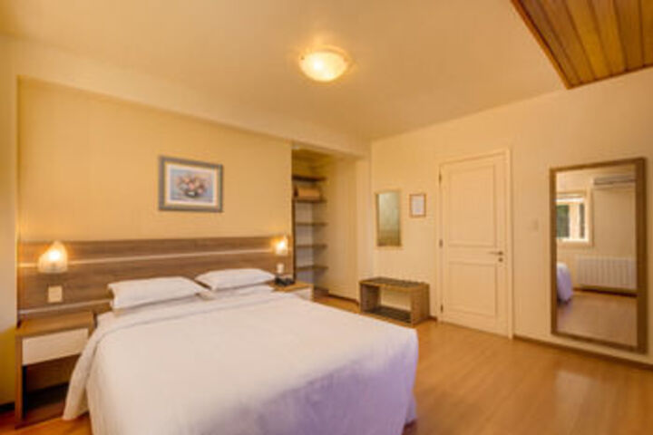 Room 21 of 40