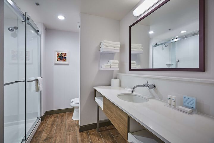 Room 21 of 34