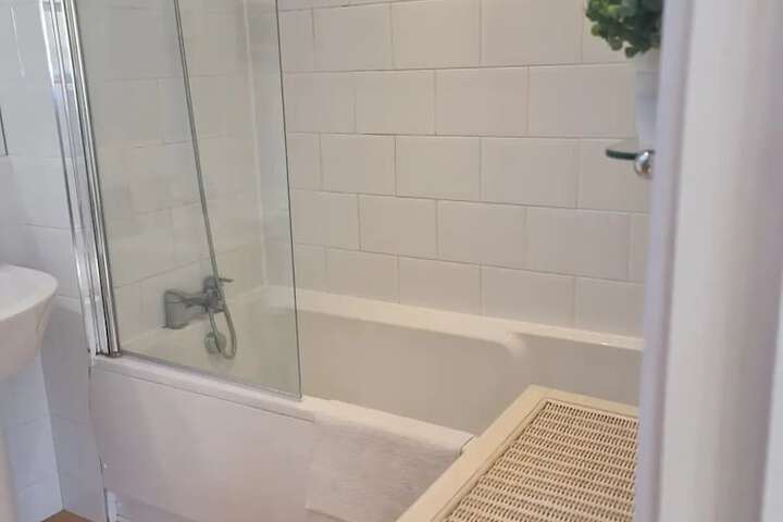 Room 5 of 31