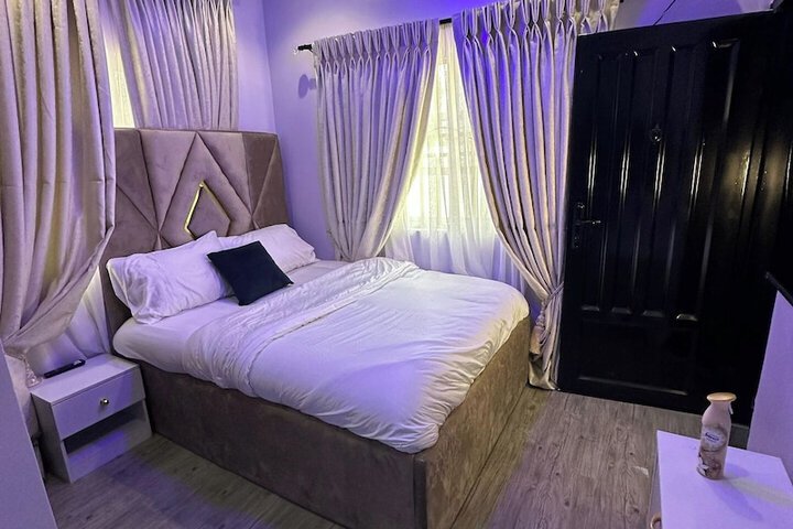 Room 3 of 40