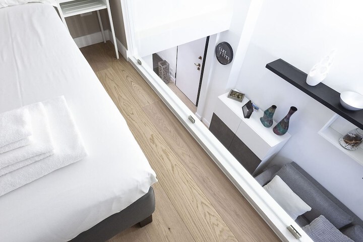 Room 7 of 25