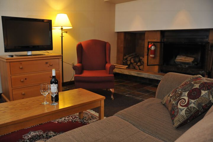 Room 4 of 40