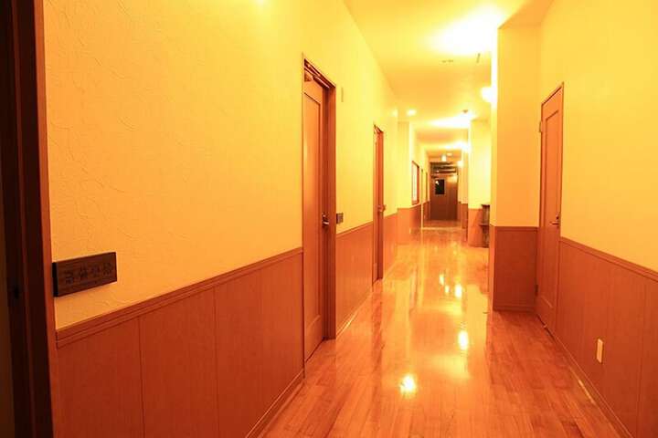 Ballroom/Hall 24 of 36