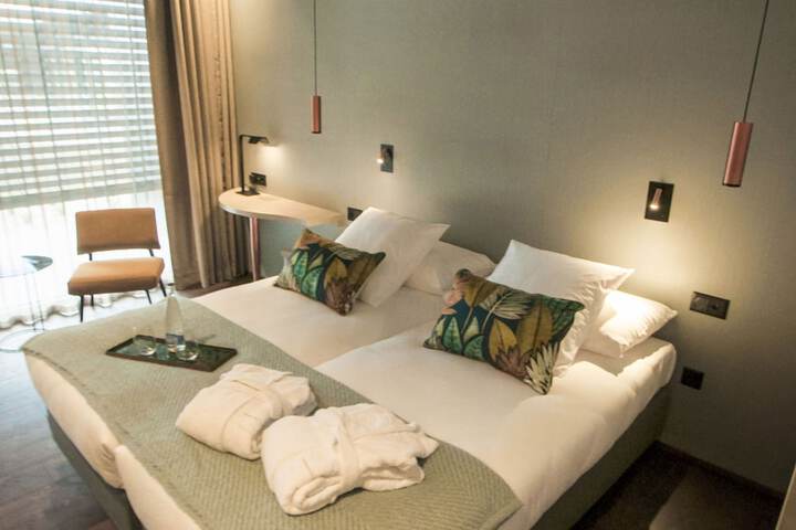 Room 10 of 45