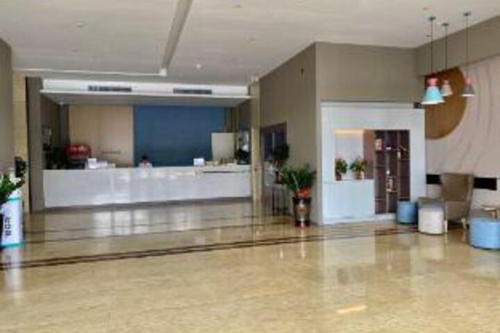 Home Inn Ease Hotel (Yangjiang Yangdong West Coastal Highway Entrance)