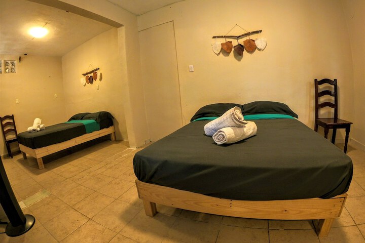 Room 17 of 33