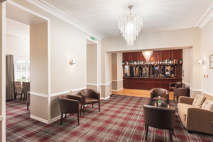 Lounge 65 of 69