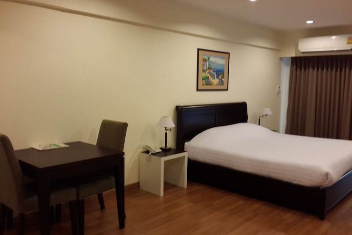 Room 13 of 90