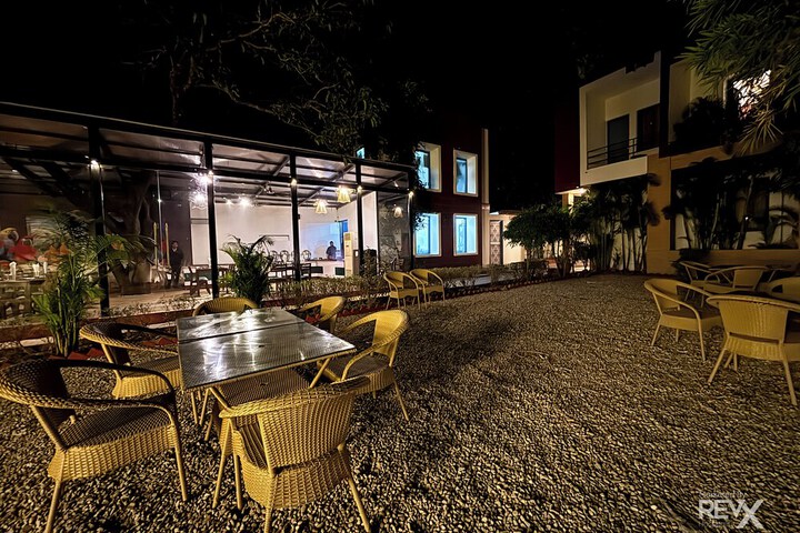 Hotel Exterior 108 of 111