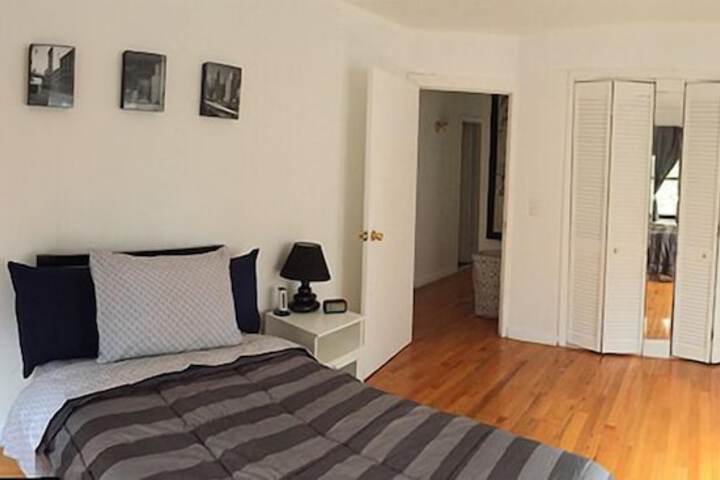 Room 5 of 14