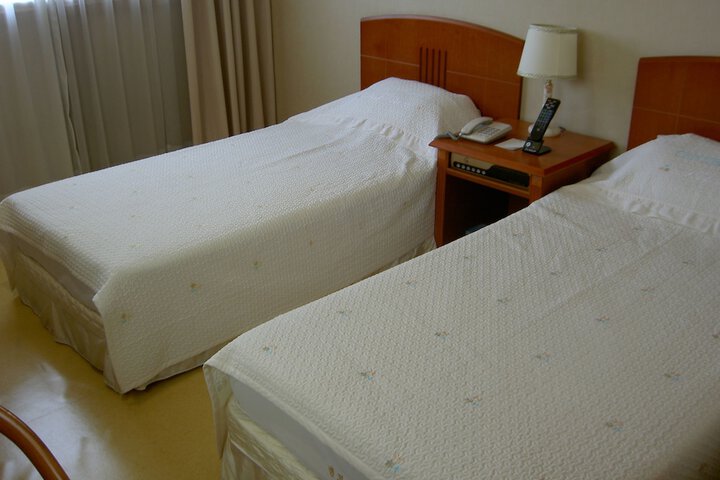 Room 17 of 33