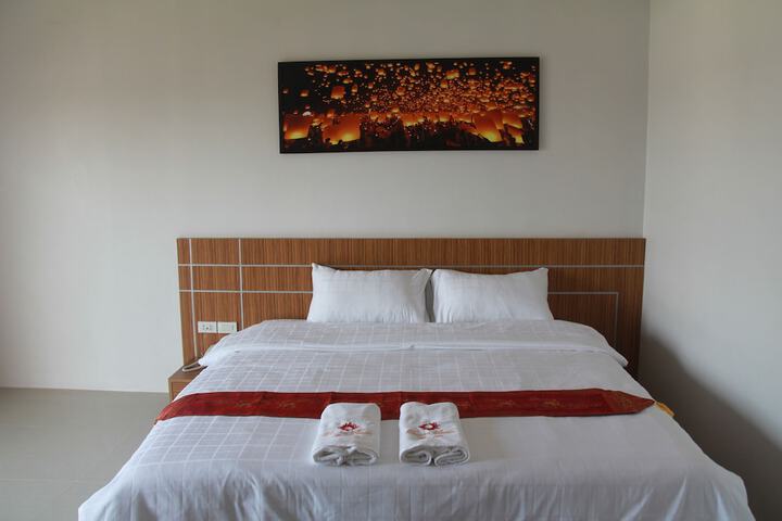 Room 3 of 20