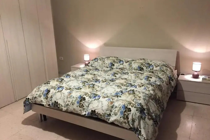 Room 5 of 13