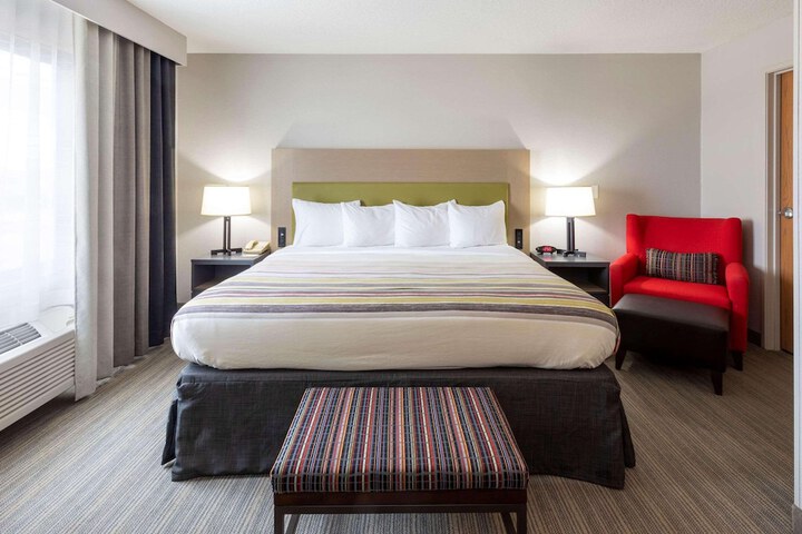 1 King Bed Suite (5 of 13)
