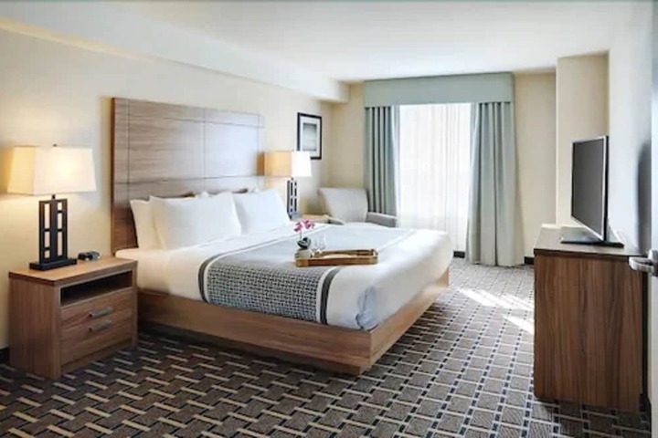 Room 9 of 29