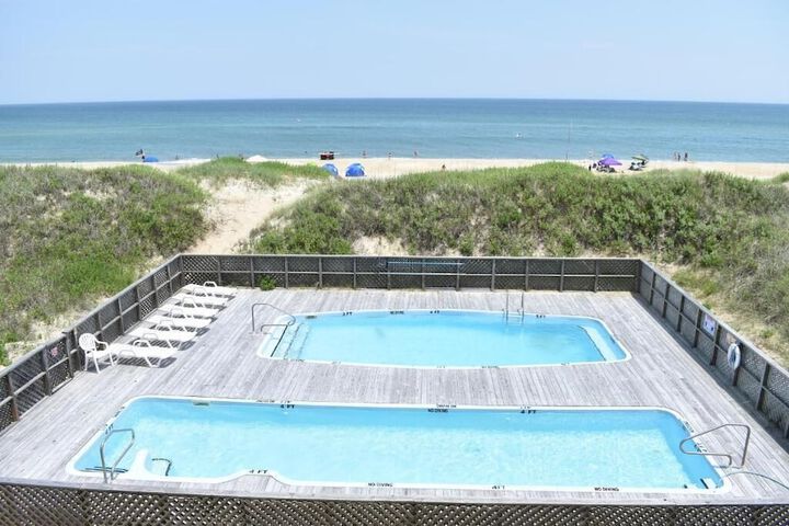 Pool 30 of 43