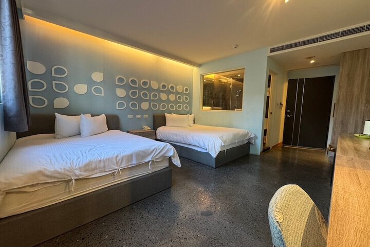 Room 43 of 118