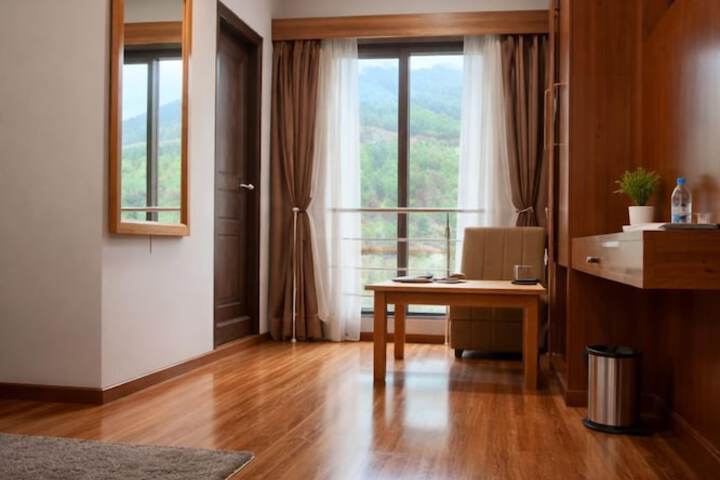 Room 9 of 26