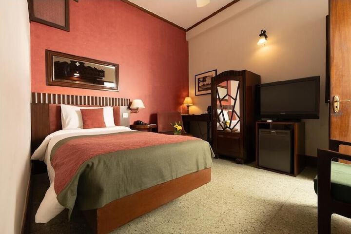 Room 10 of 22