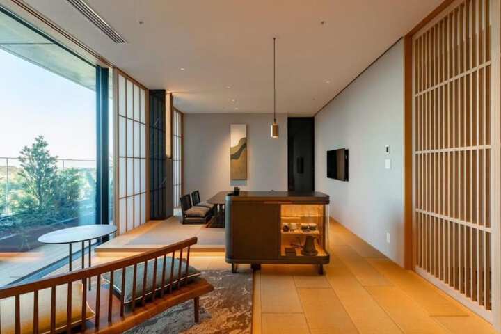 Room 36 of 190