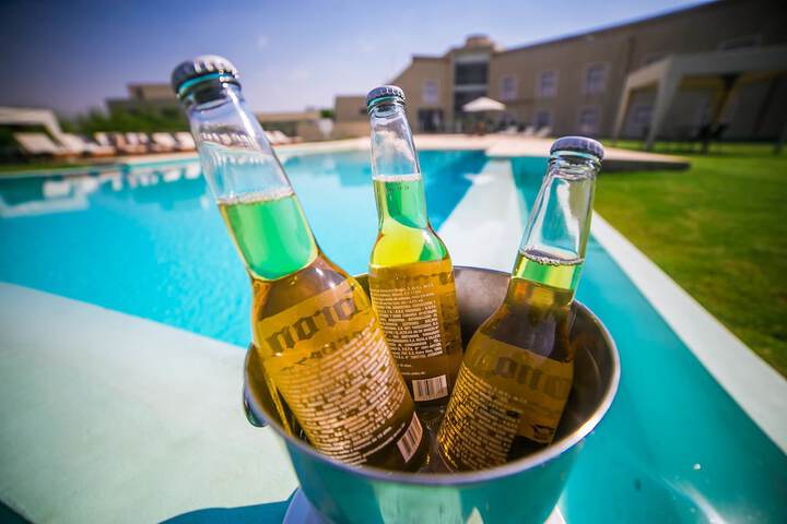 Pool Hotel
