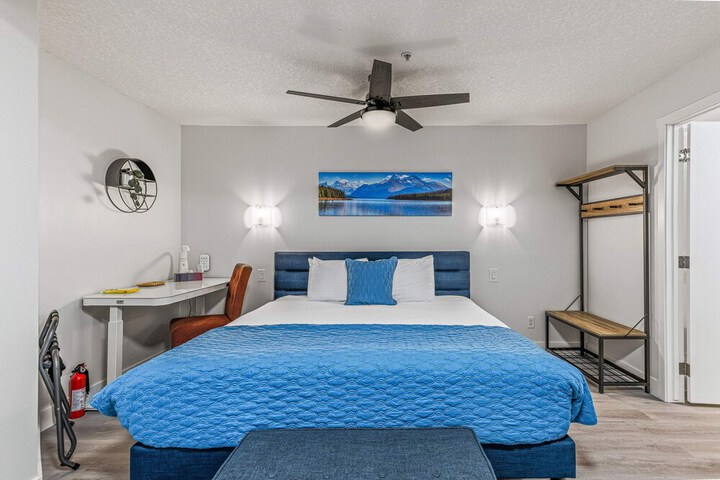 Room 2 of 36