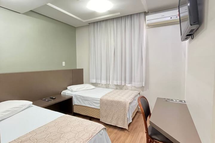 Room 37 of 80