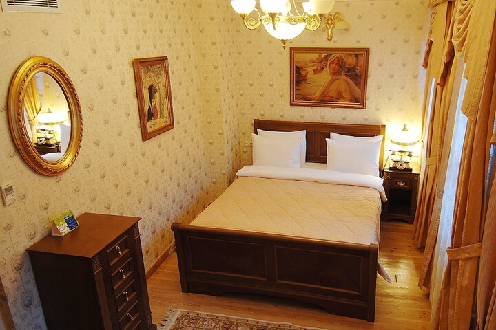 Room 8 of 55