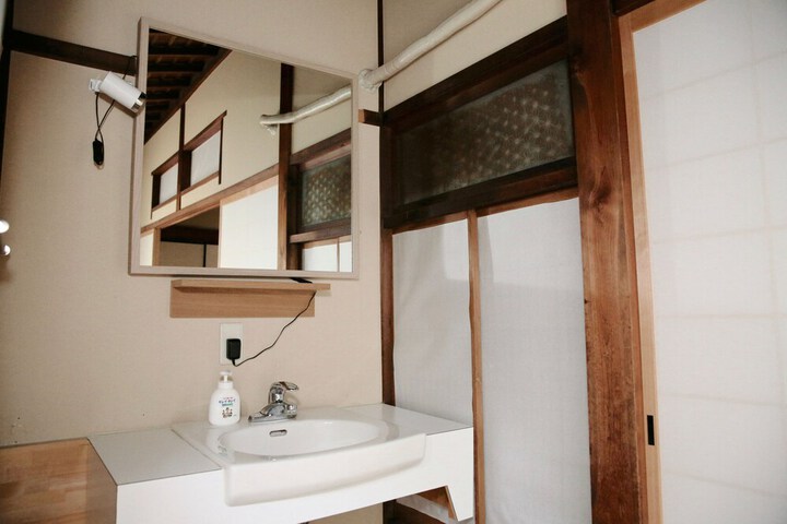 Room 46 of 54