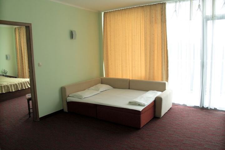 Room 5 of 70