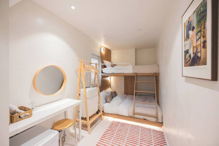 Room 37 of 117