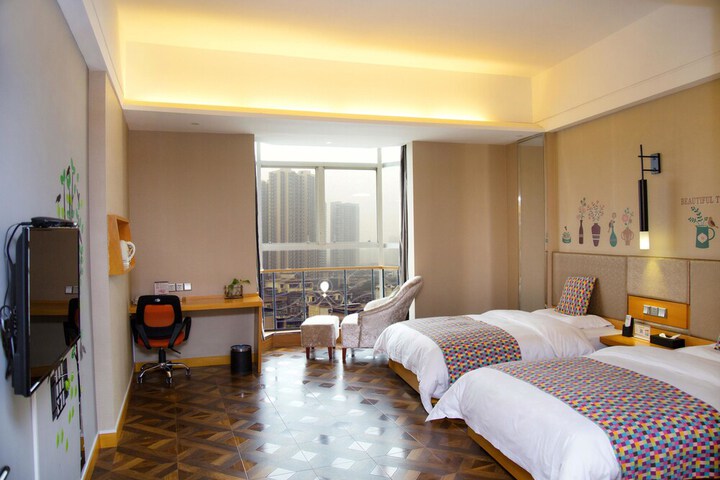 Room 10 of 19