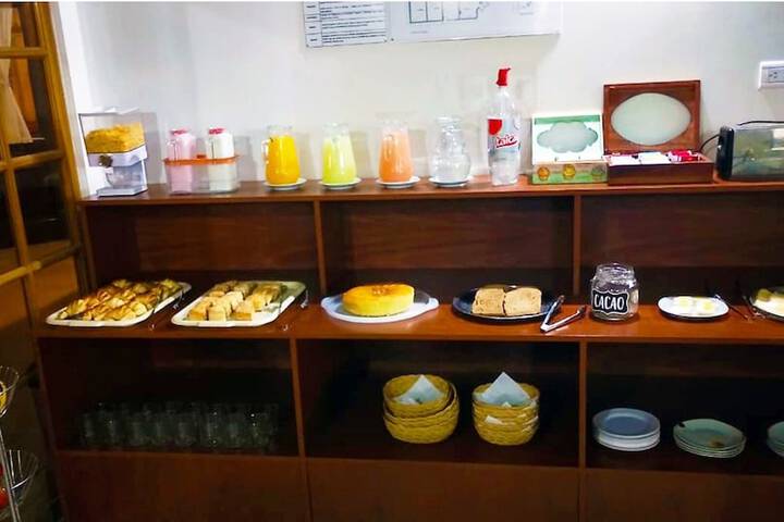 Breakfast/Coffee Service 22 of 26